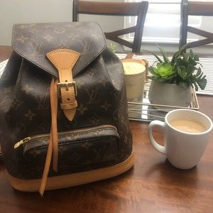 Louis Vuitton Montsouris MM